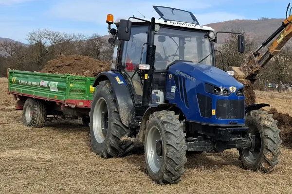 Univerzálny traktor FARMTRAC