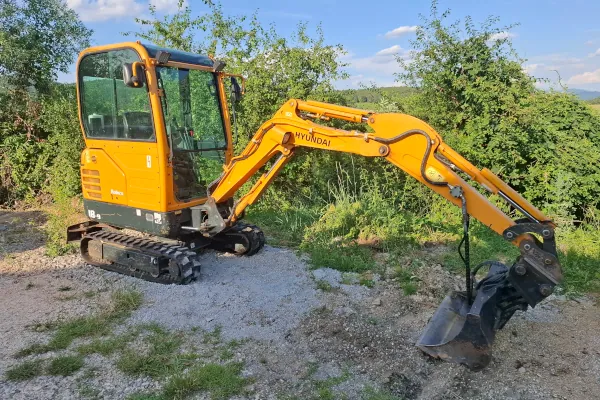 Minibager HYUNDAI R18-9 2t